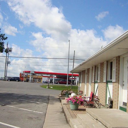 Royal Napanee Inn Greater Napanee Bagian luar foto